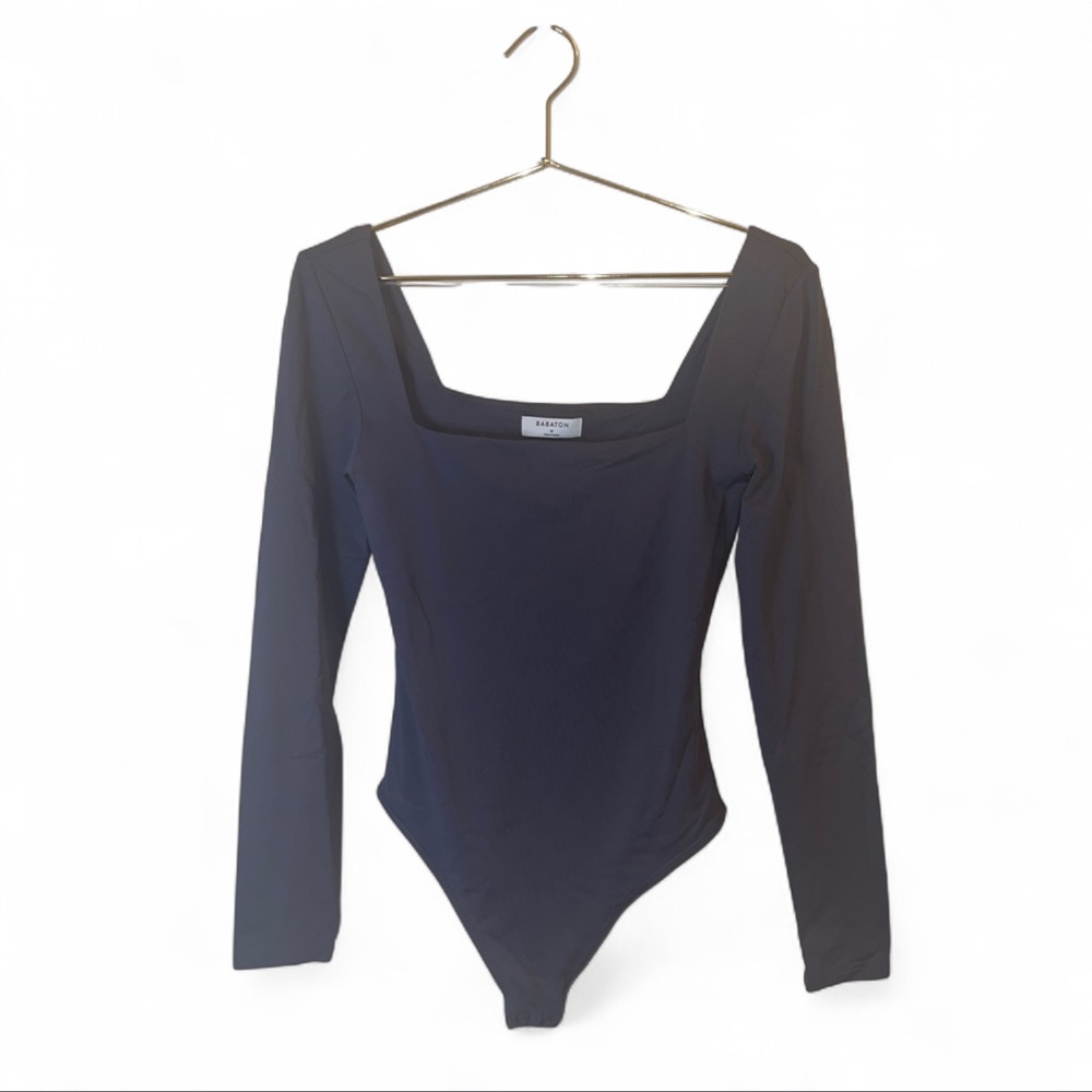 Babaton Contour Bodysuit M Lavender Gray Square Neck Long Sleeve Aritzia
